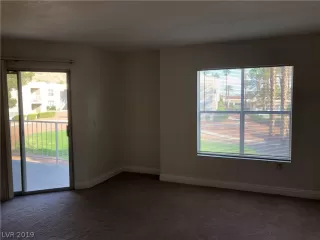 Photo #6: 2128281 Listing