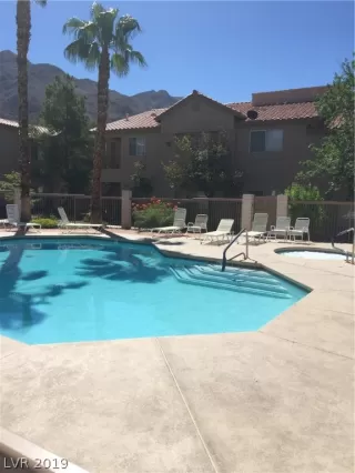 Photo #1: 2128285 Listing 