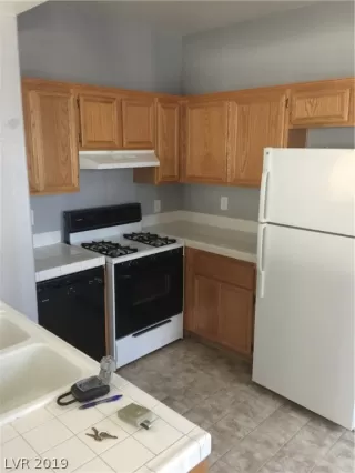 Photo #5: 2128285 Listing 