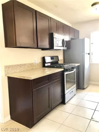 Photo #3: 2128294 Listing