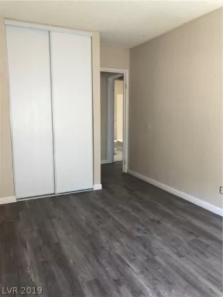 Photo #5: 2128294 Listing