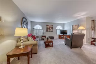 Photo #3: 2128307 Listing 