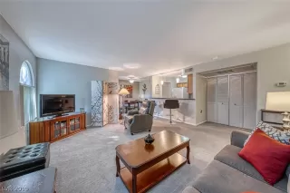 Photo #5: 2128307 Listing 