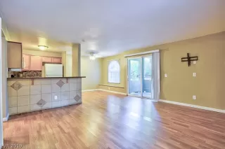 Photo #2: 2128312 Listing