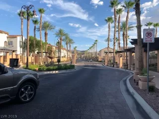 Photo #2: 2128322 Listing