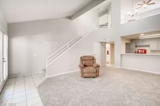 Photo #3: 2128354 Listing