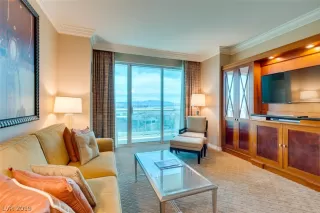 Photo #5: 2128374 Listing 