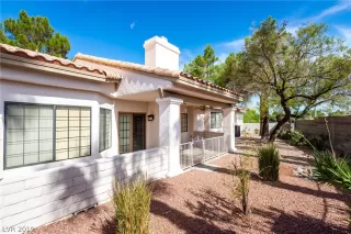 Photo #4: 2128395 Listing