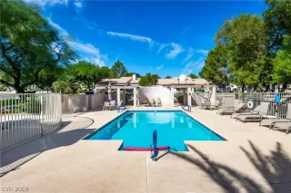 Photo #6: 2128395 Listing