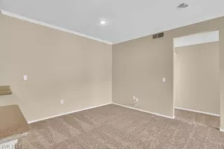 Photo #3: 2128425 Listing