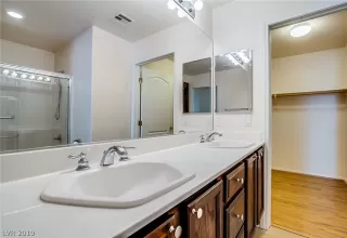 Photo #3: 2128494 Listing