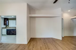 Photo #5: 2128494 Listing