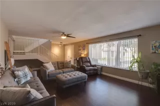 Photo #2: 2128595 Listing