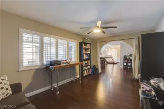 Photo #4: 2128595 Listing