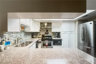 Photo #6: 2128595 Listing