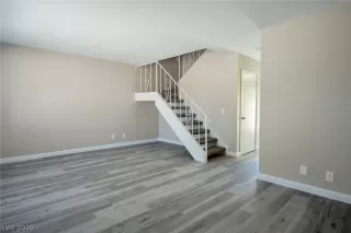 Photo #1: 2128614 Listing 