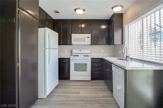 Photo #3: 2128614 Listing 