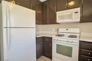 Photo #5: 2128614 Listing 