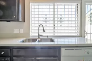 Photo #6: 2128614 Listing 