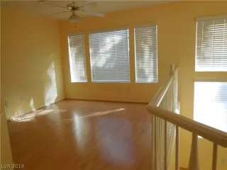 Photo #3: 2128646 Listing