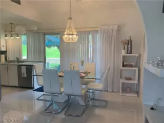 Photo #1: 2128658 Listing