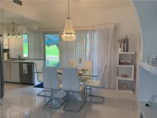 Photo #2: 2128658 Listing