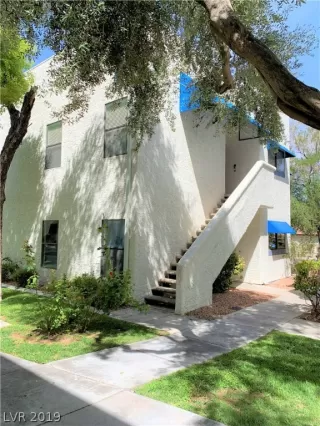 Photo #1: 2128683 Listing