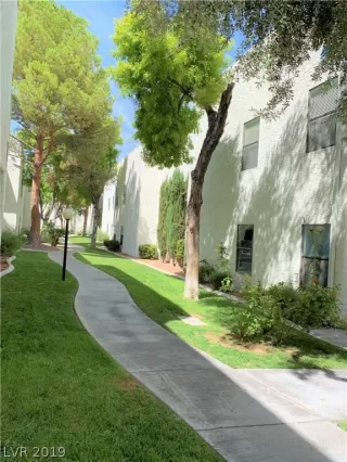 Photo #2: 2128683 Listing