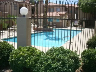 Photo #5: 2128797 Listing