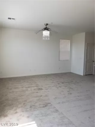 Photo #5: 2128801 Listing