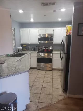 Photo #2: 2128822 Listing