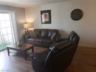 Photo #4: 2128822 Listing