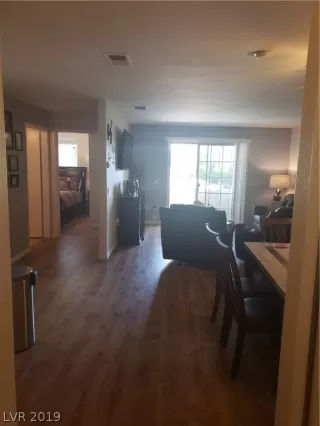 Photo #5: 2128822 Listing