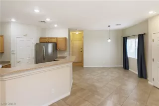 Photo #5: 2128827 Listing 