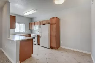 Photo #2: 2128835 Listing