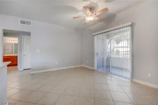 Photo #3: 2128835 Listing