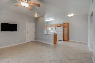 Photo #5: 2128835 Listing