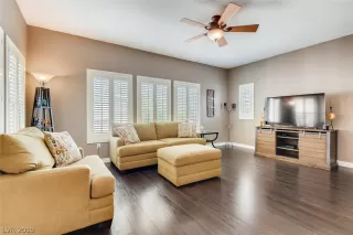 Photo #2: 2128840 Listing