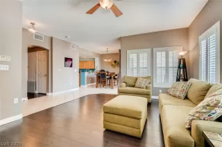 Photo #3: 2128840 Listing