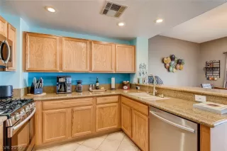 Photo #6: 2128840 Listing