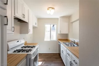 Photo #1: 2128880 Listing 