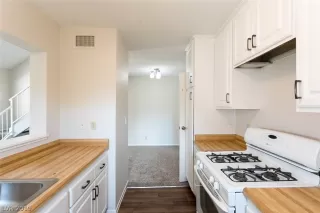 Photo #5: 2128880 Listing 