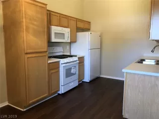 Photo #4: 2128887 Listing