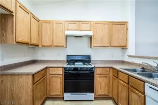 Photo #2: 2128905 Listing