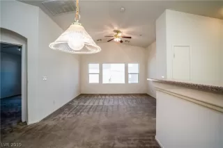 Photo #5: 2128905 Listing