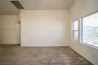 Photo #6: 2128905 Listing