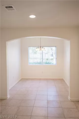 Photo #5: 2128924 Listing 