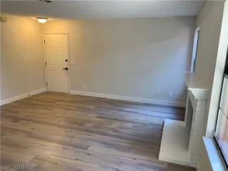 Photo #5: 2128931 Listing 