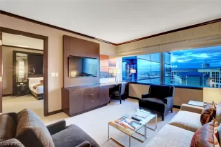 Photo #3: 2128953 Listing 