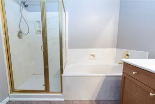 Photo #5: 2128975 Listing 